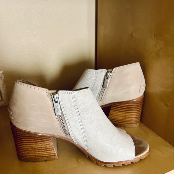 Sorel Nadia Ankle Bootie in Off White and  Beige - Picture 2 of 10